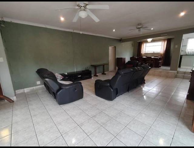 4 BEDROOM HOUSE FOR SALE IN RUSTIVIA